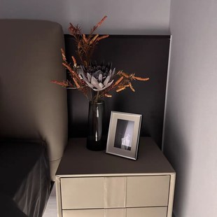 样板房茶几床头柜装饰品摆件高级感软装花艺杂志香薰轻奢现代家居