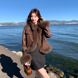 贵气感棕色羽绒服女冬2025新款小个子真狐狸毛机车外套90绒白鸭绒