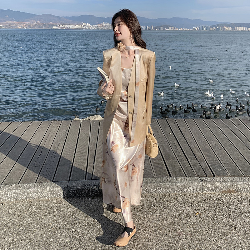 法式温柔风西装印花连衣裙女2026新款两件套通勤优雅气质长裙套装