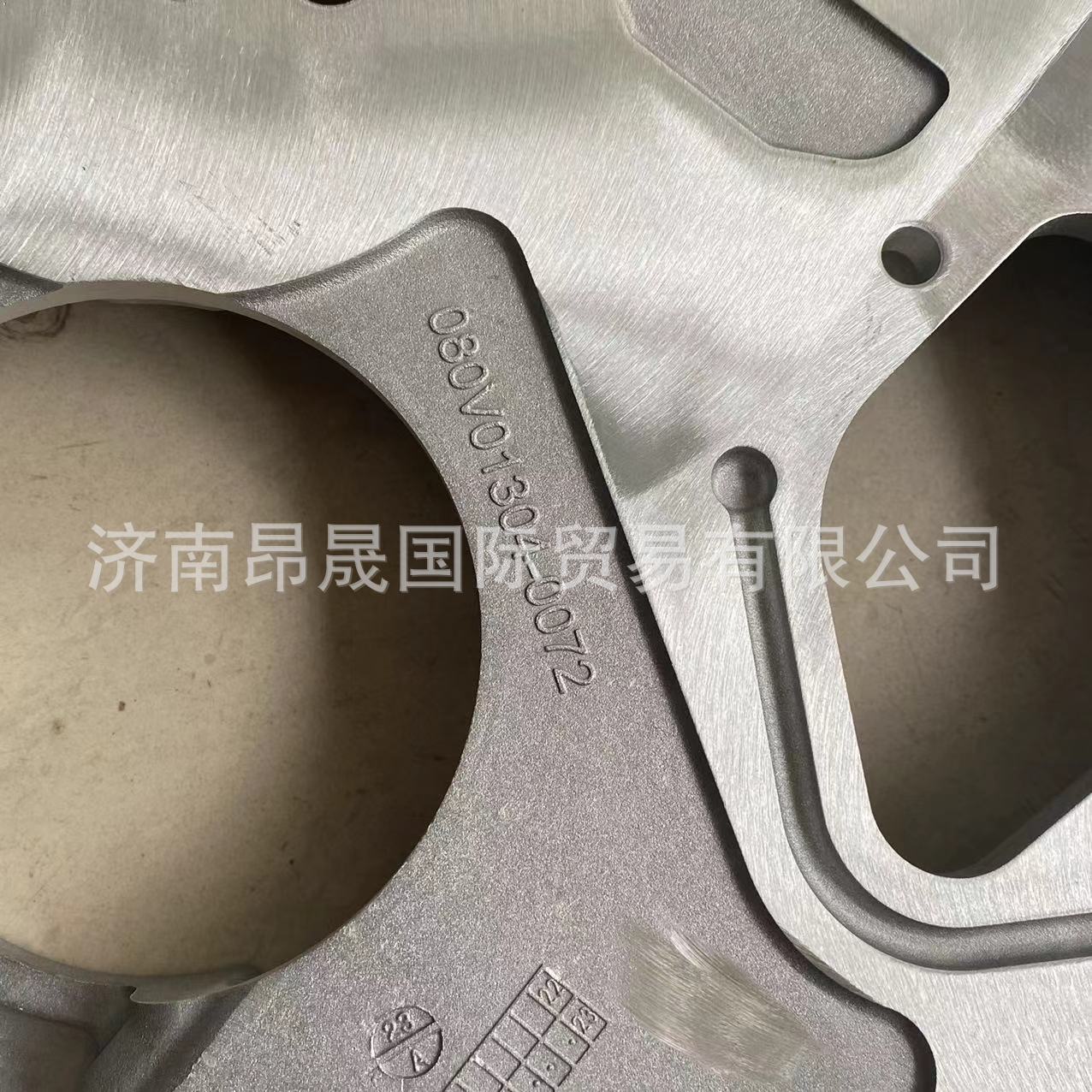 重汽HOWO T7H 汕德卡C7H C9H TX配件 080V01304-0072 正时齿轮室 - 实物图