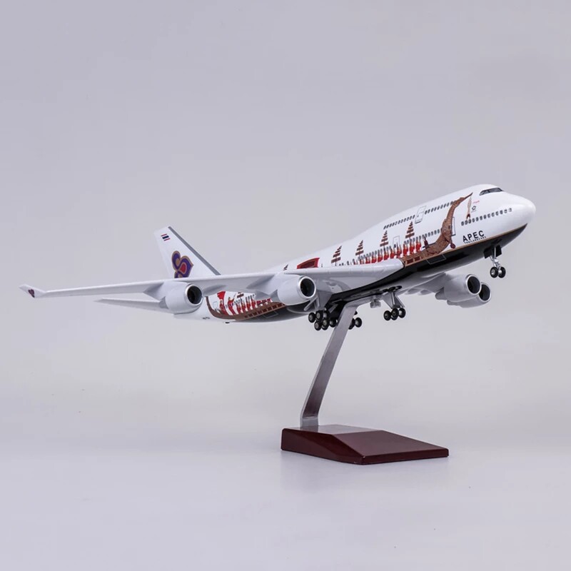泰航波音7471150仿真飞机模型