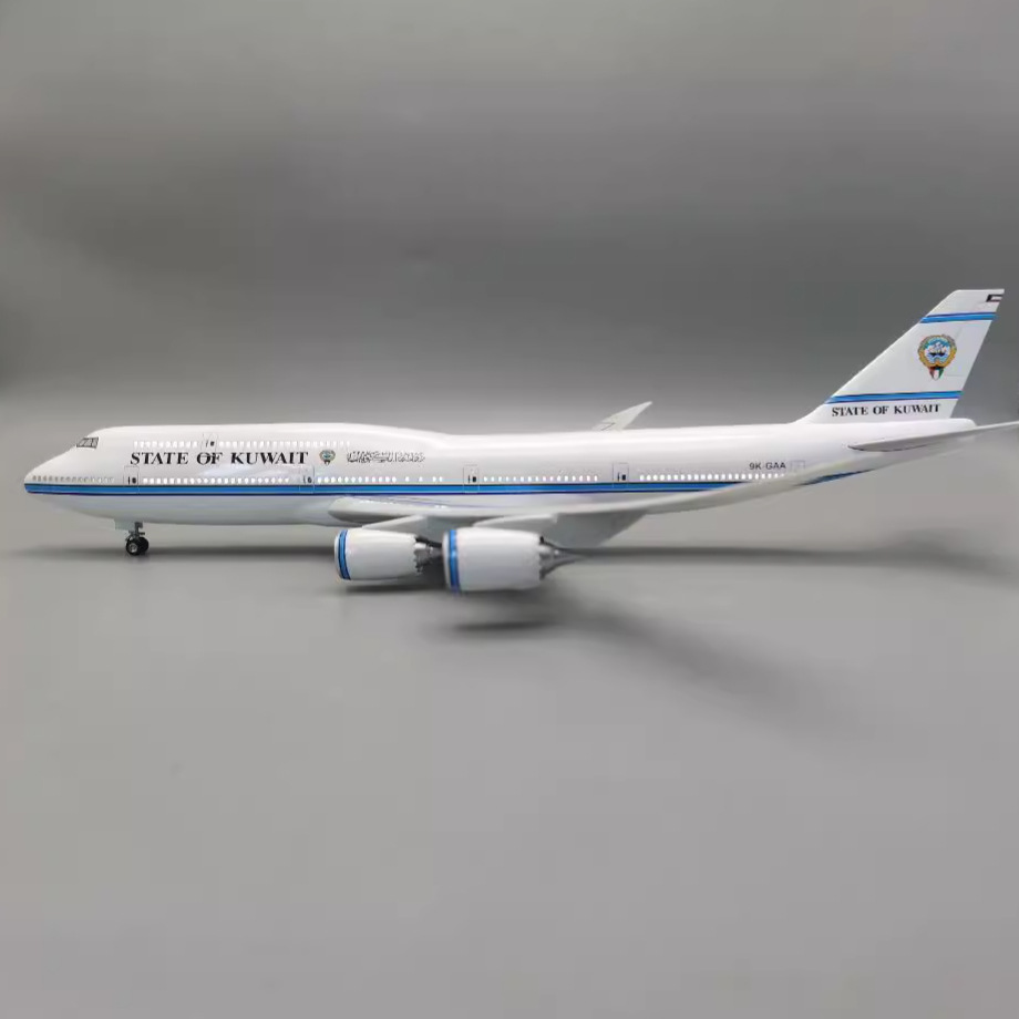 科威特航空Scale 1:150 47cm B747 STATE OF KUWAIT飞机模型带灯