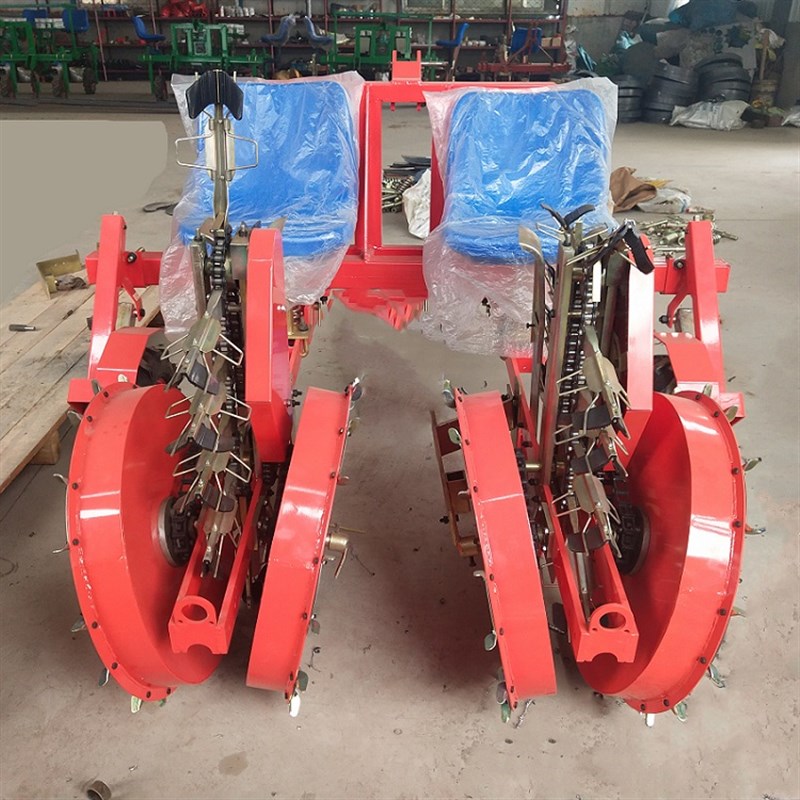 农业秧苗起垄覆膜一体机产地货源西瓜土豆插秧机牵引式蔬菜栽苗器