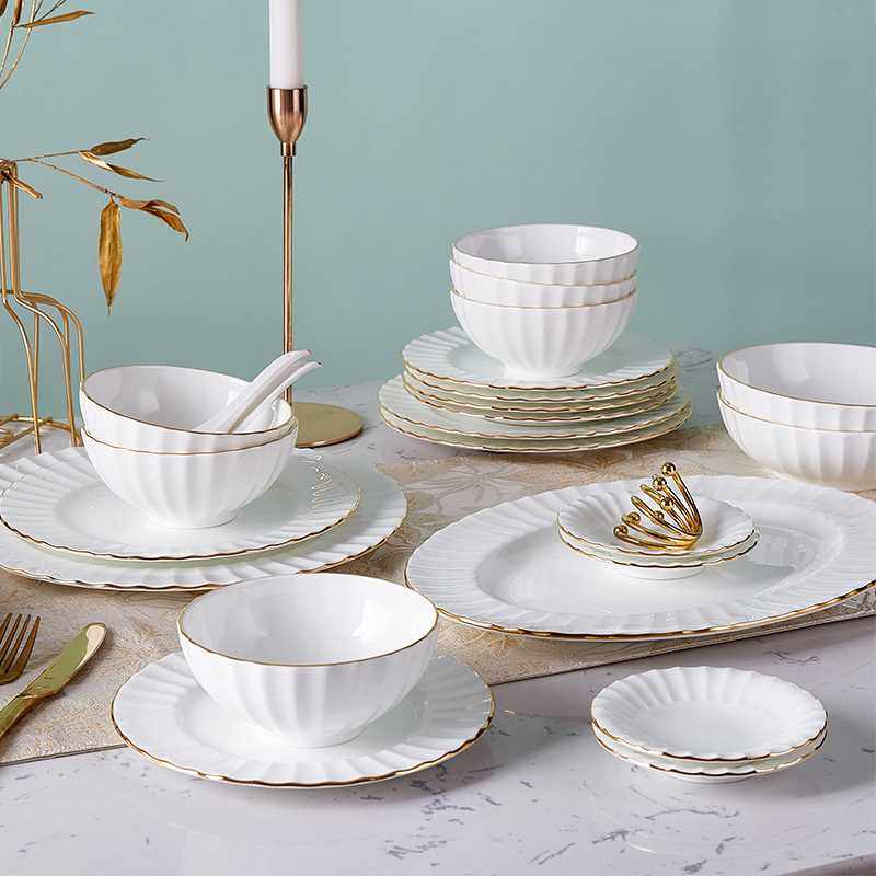 高淳陶瓷骨瓷餐具套装碗碟中式家用瓷器浮雕轻奢陶瓷纯白盘子