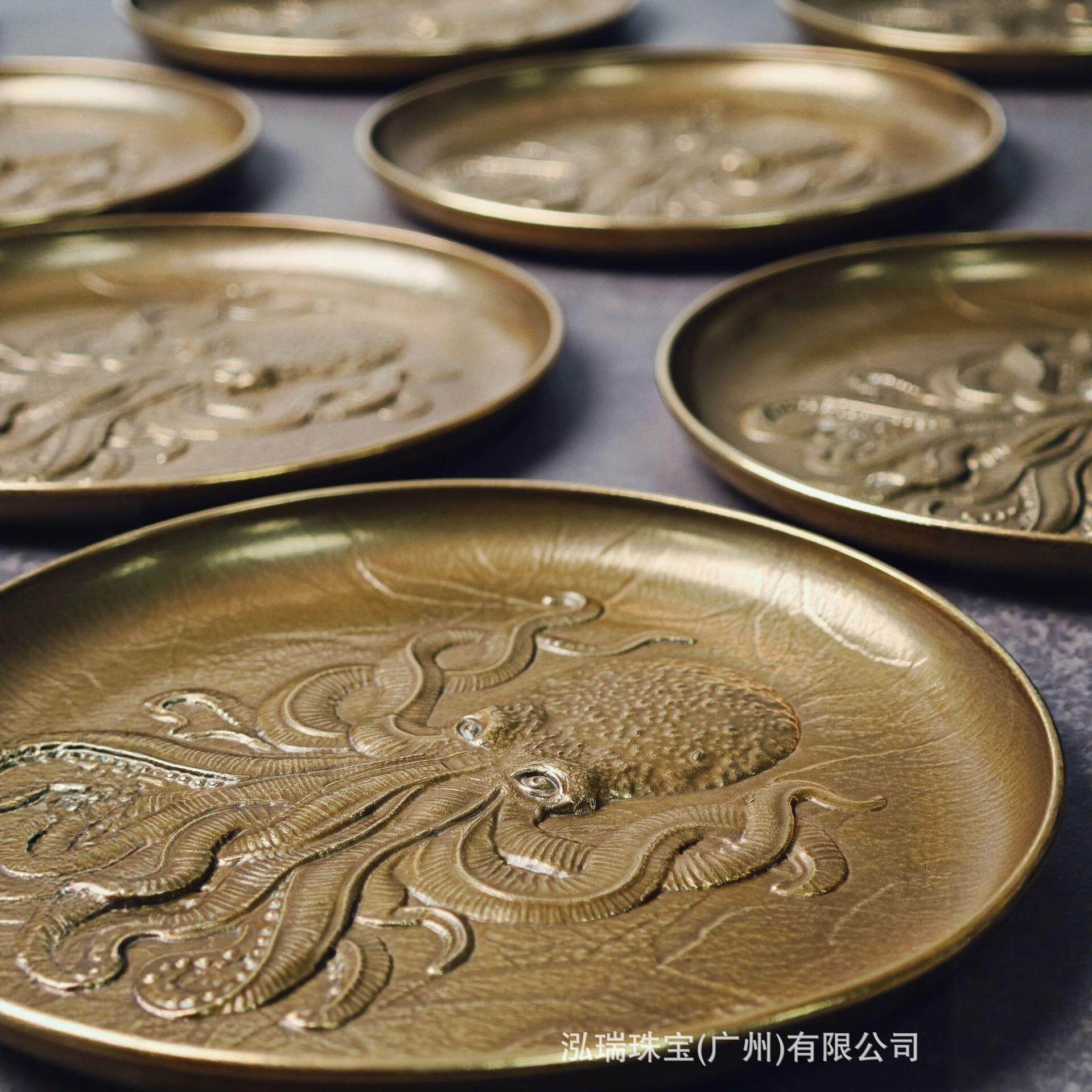 厂家直售黄铜复古章鱼碟餐具古玩收藏盘子摆件纯铜章鱼盘子摆设