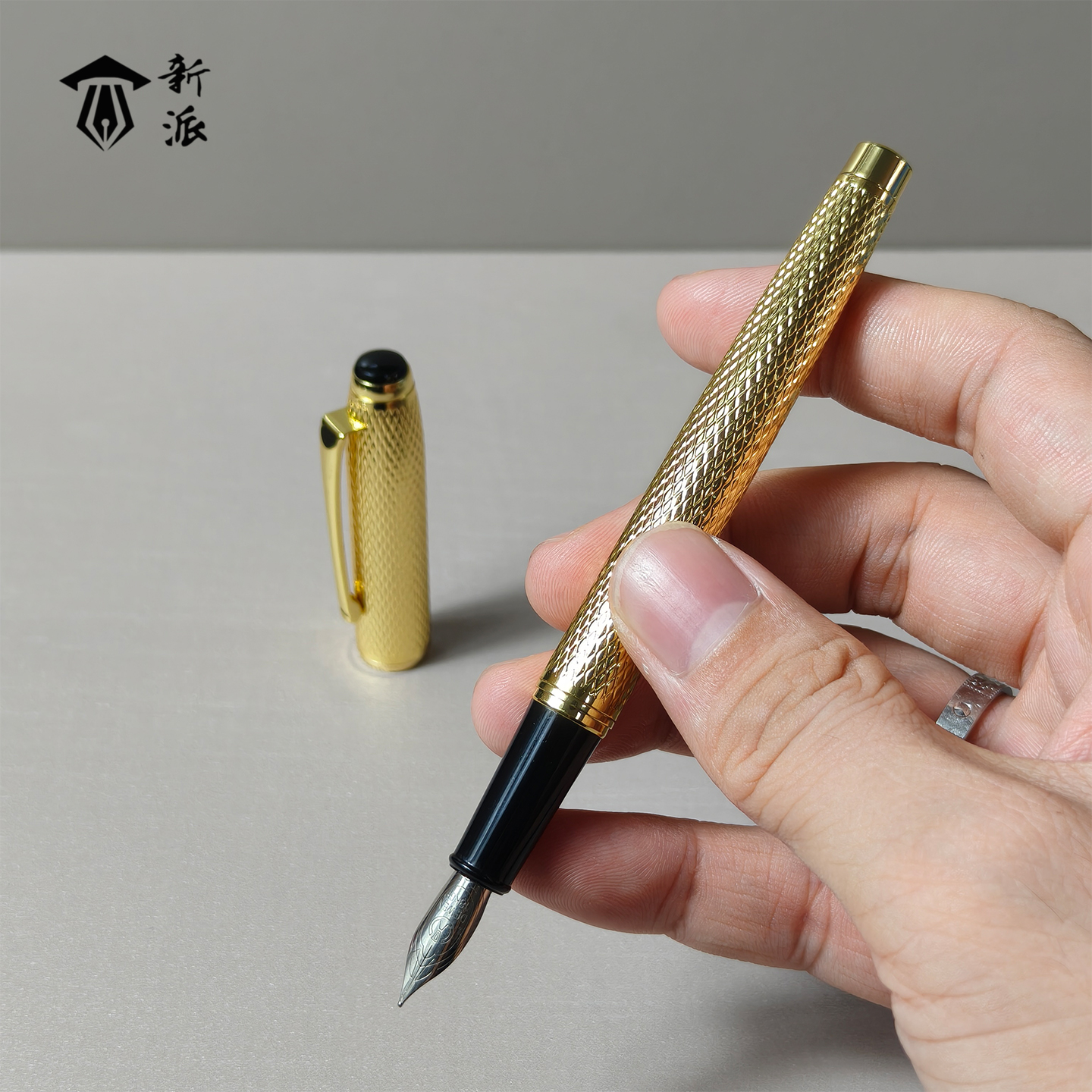 新派钢笔土豪金色笔礼盒套装高级男生炫酷复古纯铜刻花全金属笔杆重手感明尖轻奢成人硬笔书法练字签字铱金笔