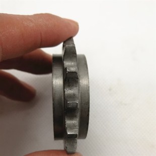 110 摩托车节油齿轮小链轮节油轮428 125150小牙盘小齿滑行轮 包邮