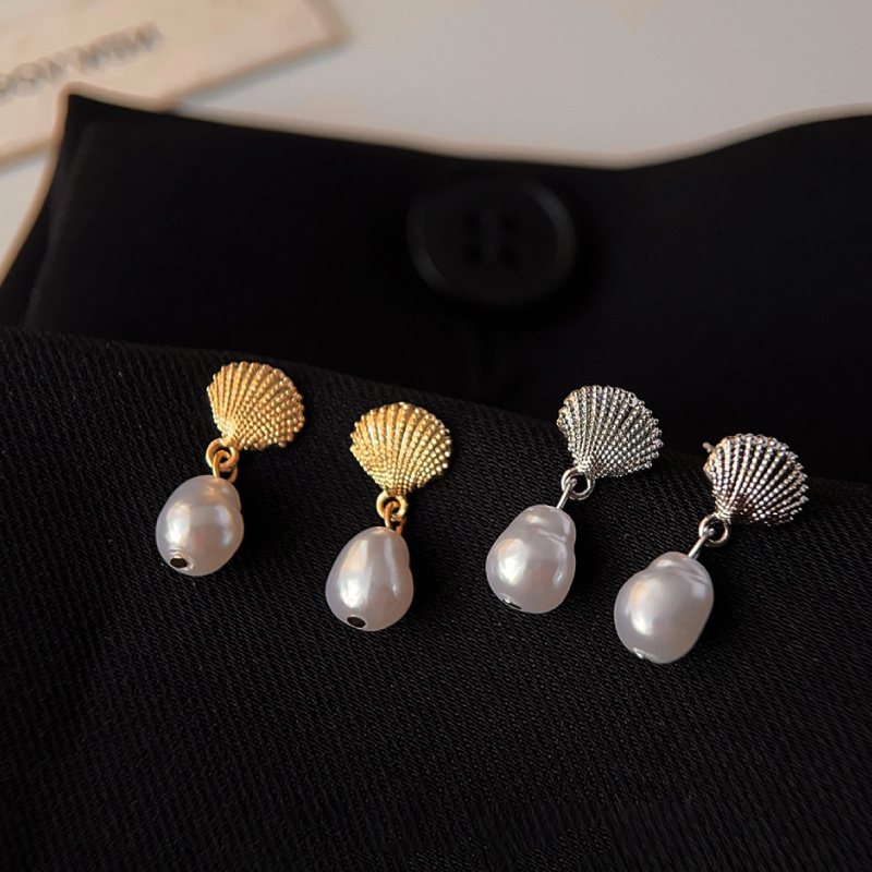 法式贝壳珍珠迷你耳钉通勤轻奢高级感复古简约设计感百搭小巧耳饰