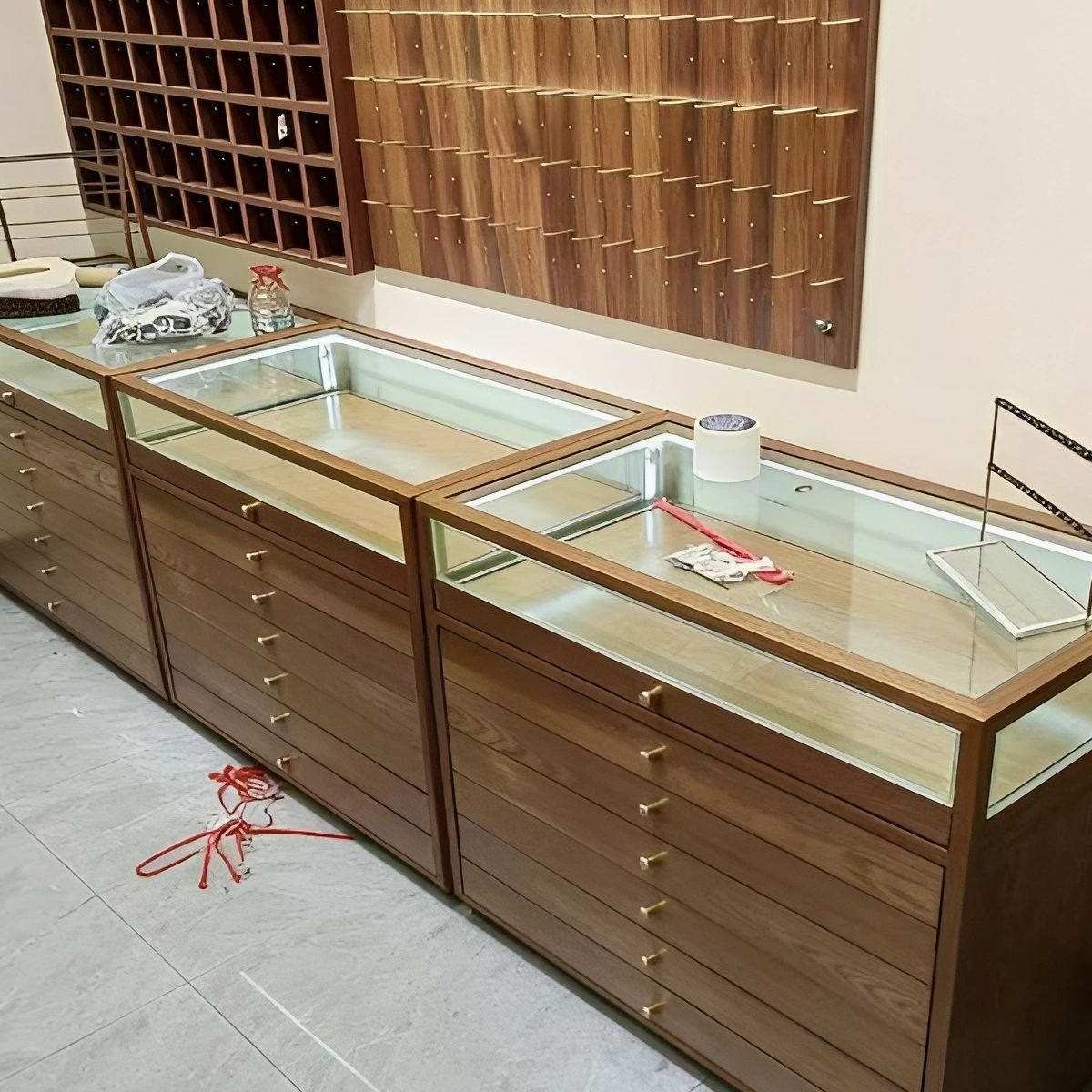 服装店复古实木珠宝古玩玉器翡翠玻璃展示柜首饰银饰文物中岛柜台
