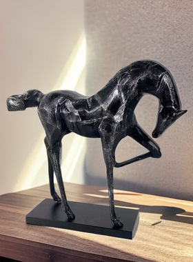 现代攀爬人物雕塑摆件样板房售楼处客厅软装饰品创意桌面摆设