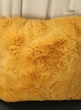 姜黄色兔兔大靠枕 出口订单仿兔毛抱枕轻奢靠枕靠背含芯W一体45*4