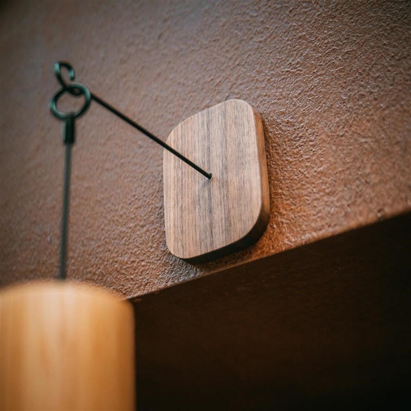 风铃挂架和弦风铃挂钩自粘免打孔胡桃K木悬挂木门铁门玻璃门