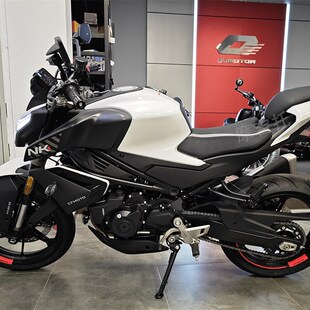 春风450NK改装后座垫450SRS加软加厚舒适坐垫搭人无损安装配件