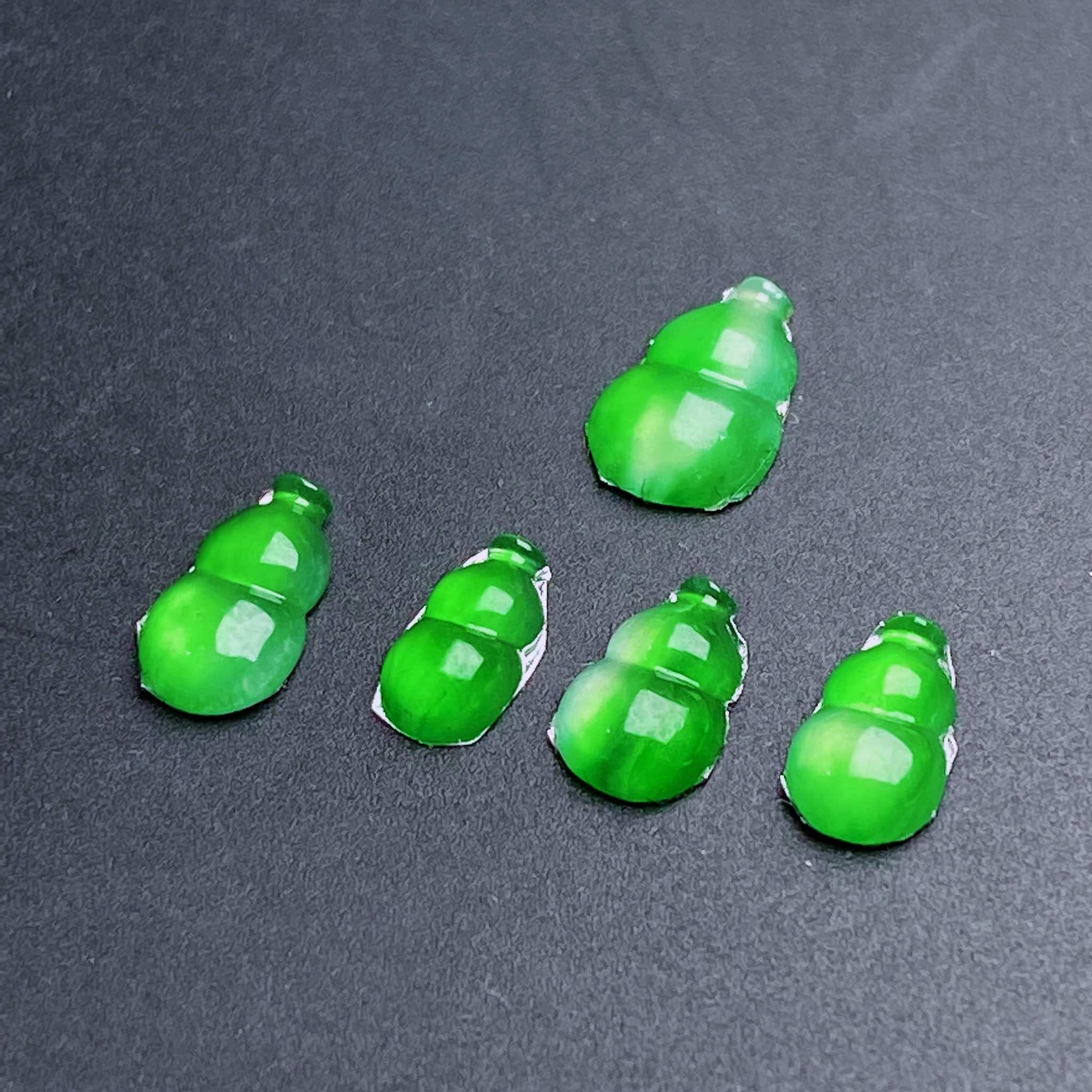 缅甸天然翡翠a货冰阳绿葫芦一手裸石fxj8.4-5.6-2.2mm 小7-3.7-2m