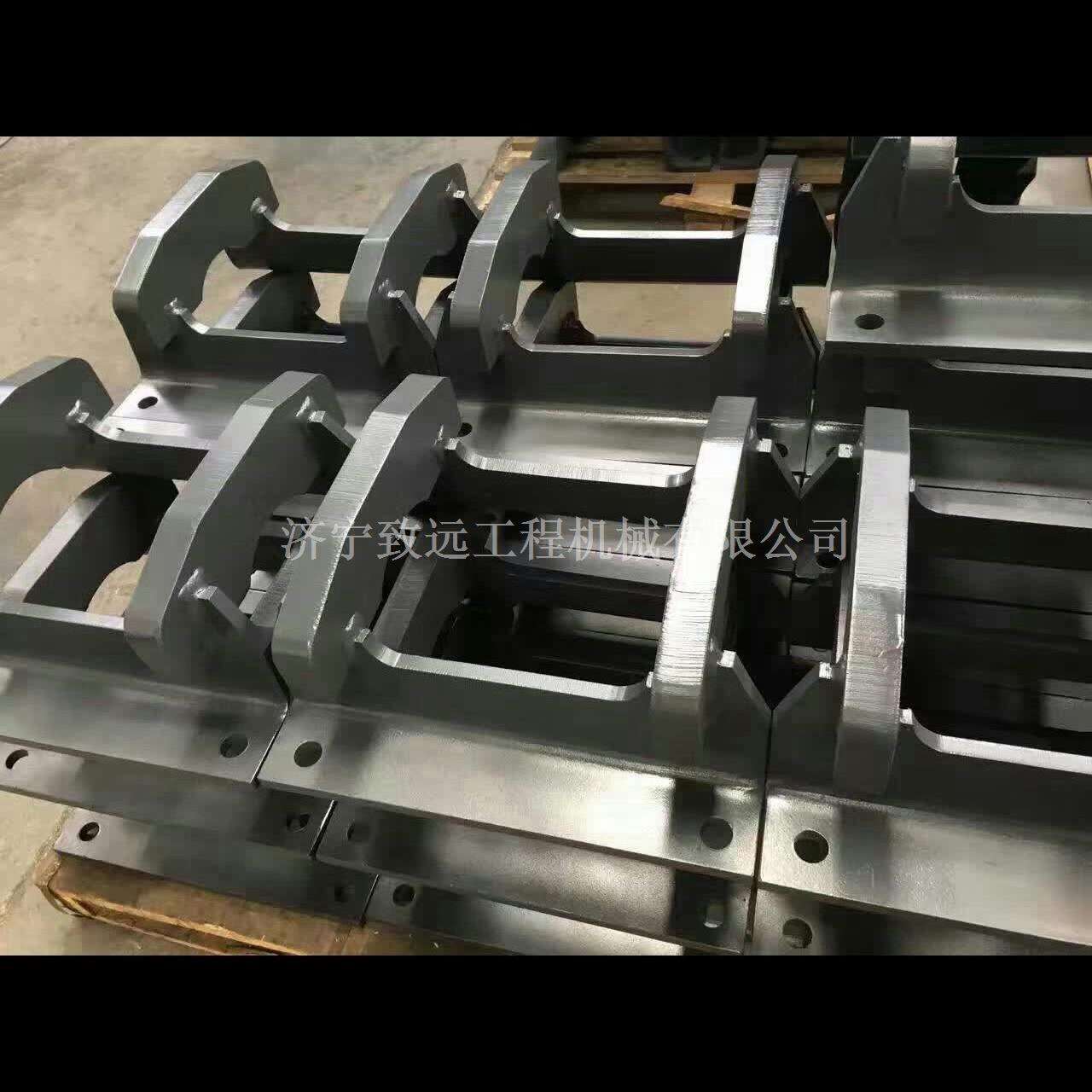 三一挖机护链架 护链器 挖掘机履带底盘件 挖掘机四轮一带