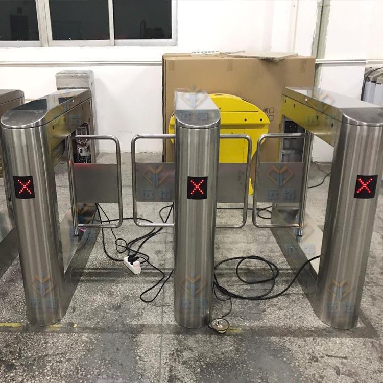 食堂消费人行通道摆闸/ 防撞速通门厂家/智能红外感应摆闸门厂家