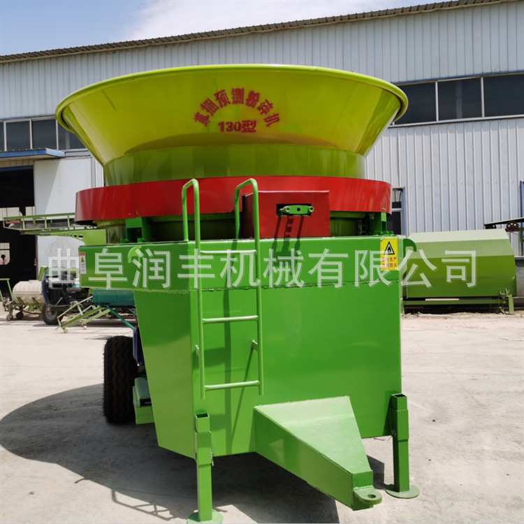130型秸秆粉碎机 牛羊饲养草捆破碎机 转盘式牧场电动铡草机