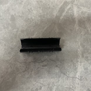 包卡大棚配件黑色膜金塑料压合卡钢管邮扣夹子薄膜卡白正反卡