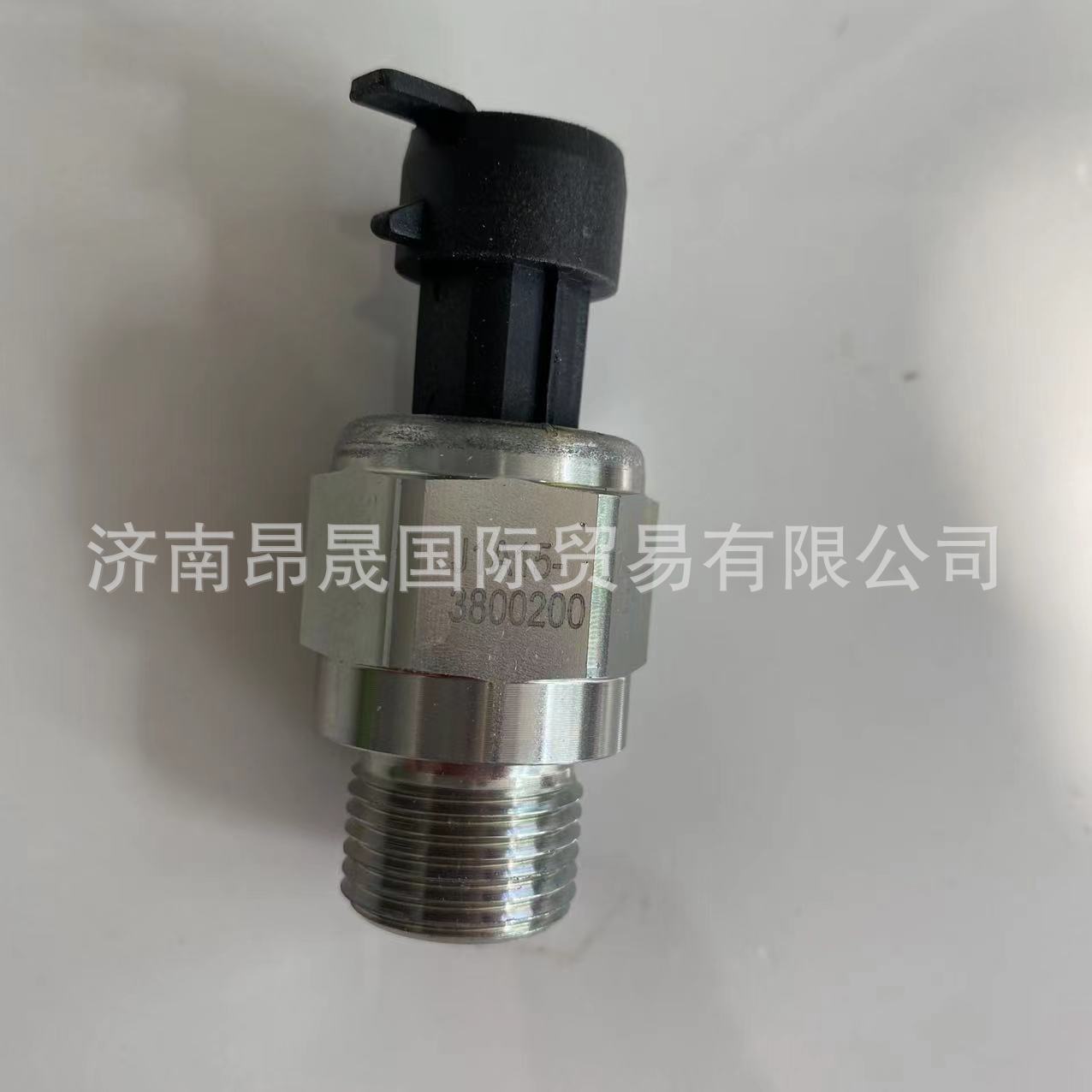 中国重汽 玉柴发动机J1A15-3800200 机油压力感应器 感应塞 出口