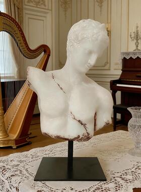 北欧复古人物轻奢树脂雕塑摆件家居客厅卧室样板房装修设计大摆件