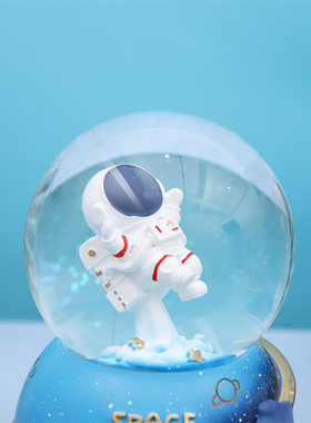 男童水晶球音乐盒宇太员旋转飘雪航空超人八音盒男生儿童礼日生物