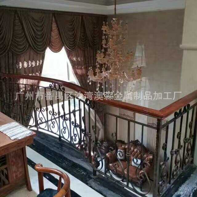 自建房室内高档样式铁艺扶手楼梯欧式室内木头扶手面铁艺梯花楼梯