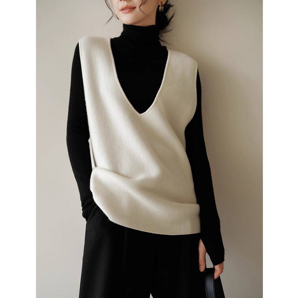 法式复古白色v领马甲针织背心女春秋坎肩叠穿外搭无袖高级感上衣