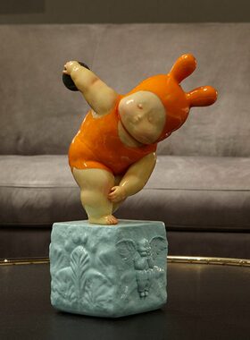 稀奇艺术瞿广慈雕塑《掷铁饼baby》可爱桌面艺术品摆件