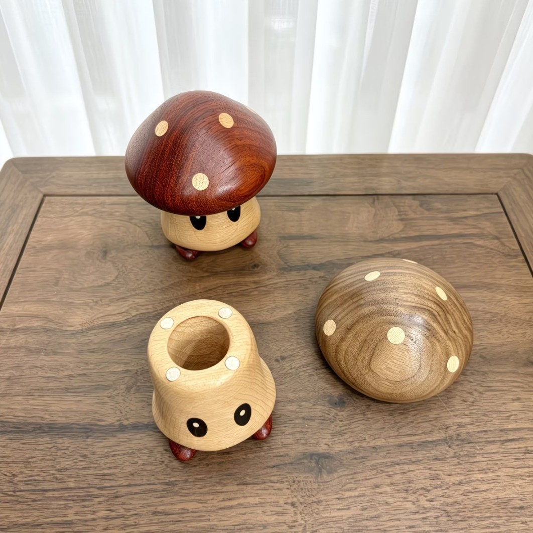 实木雕刻花梨木胡桃木磁吸蘑菇小牙签收纳盒摆件礼物可爱木雕桌面