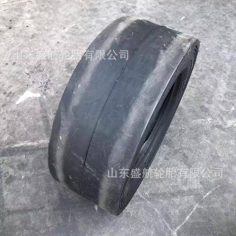 10.5/80-16光面胶轮振动式压路机轮胎10.5-80-16 C-1花纹 6层级