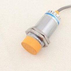 国际工牌CHIIB沪工 接近开关 LJA30M-18P1 直流24V三线PNP常开 M3