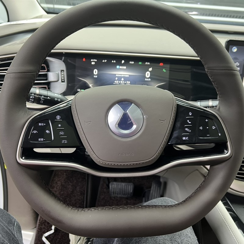 腾势D9专车专用手缝真皮方向盘套手缝把套内饰V改装全包围超薄