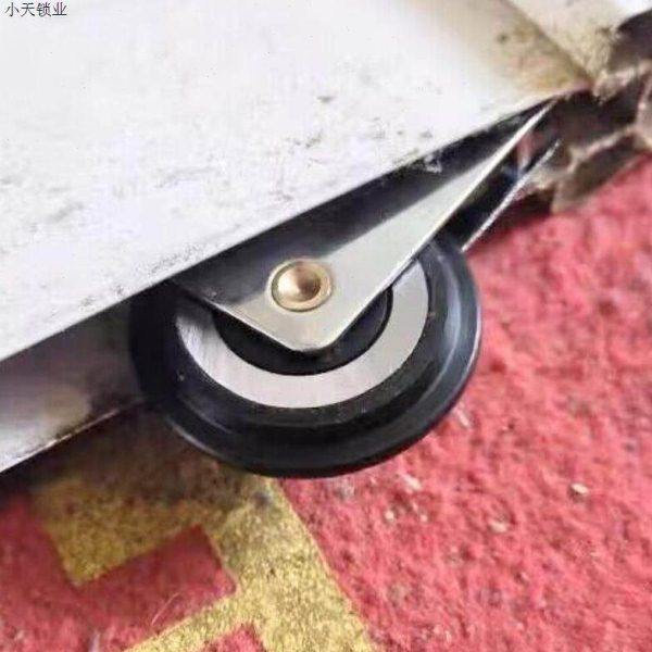 玻璃门下滑轮子衣柜移门导轨道浴室推拉门厨房卫生间铝合金地滑.,基础建材,吊滑,淘宝优惠券,粉丝福利购,淘宝优惠卷