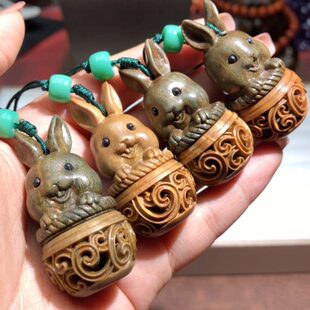 u323香囊吊坠手机挂件 镂空兔子款绿檀木动物47×20mm