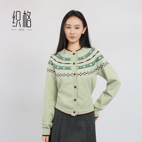 织格春季提花圆领毛衣