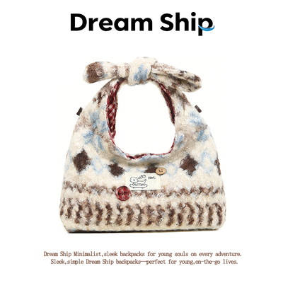 费尔岛可爱毛绒绒手提三角包百搭