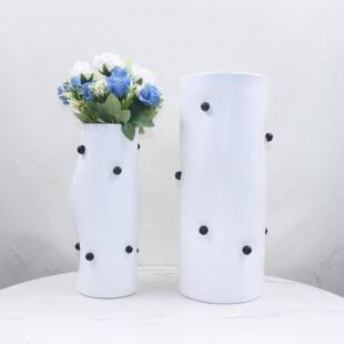 北欧现代简约创意波点树脂花瓶摆餐桌插设小圆点花瓶客厅办室软公