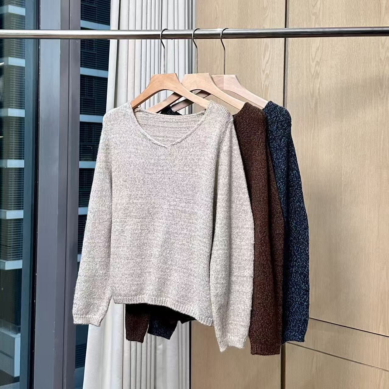 【妍妍粉丝专享】25新款慵懒软糯V领毛衫ONSM995115731