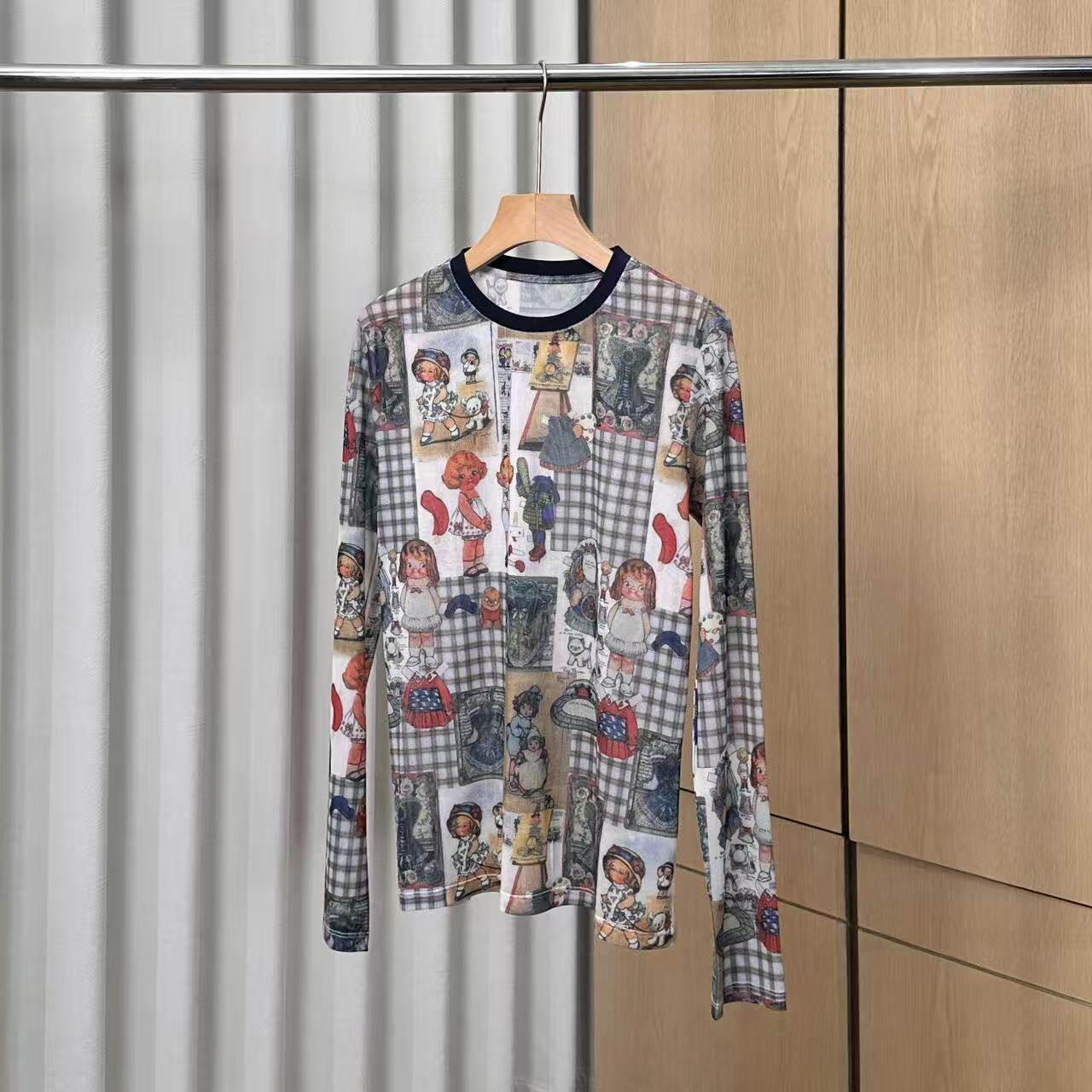 【妍妍粉丝专享】26新款涂鸦网纱做旧艺术印花长袖ONST130636085