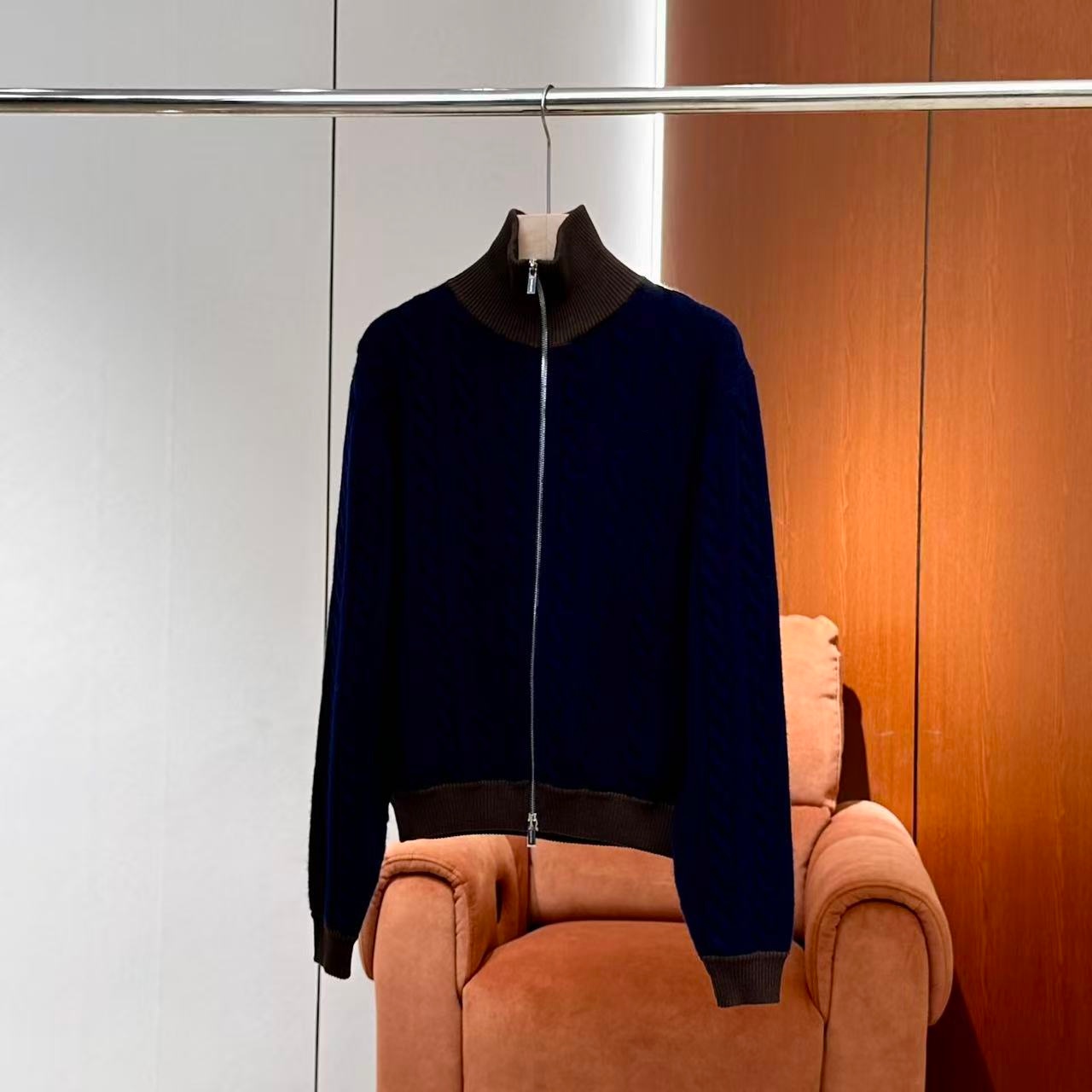 【妍妍粉丝专享】25新款MIU风针织拉链麻花竖条开衫ONWM245115700