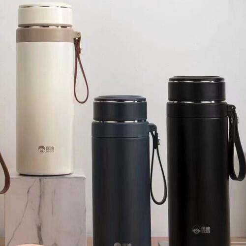 匡迪大容量茶水分离保温杯男便携泡茶杯620ml水壶不锈钢吊带水杯