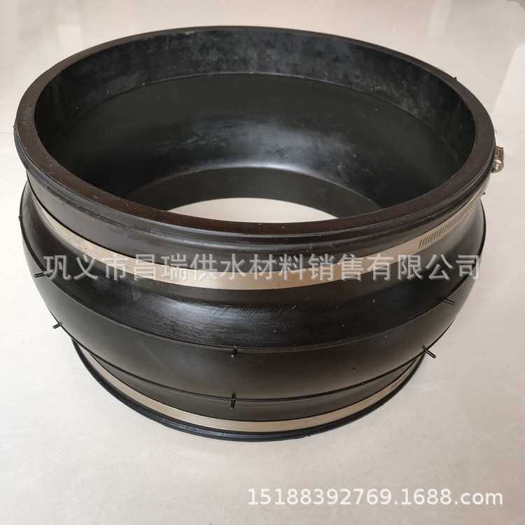 108mm管外径卡箍式橡胶软接头 110/114水管道卡箍连接橡胶膨胀节