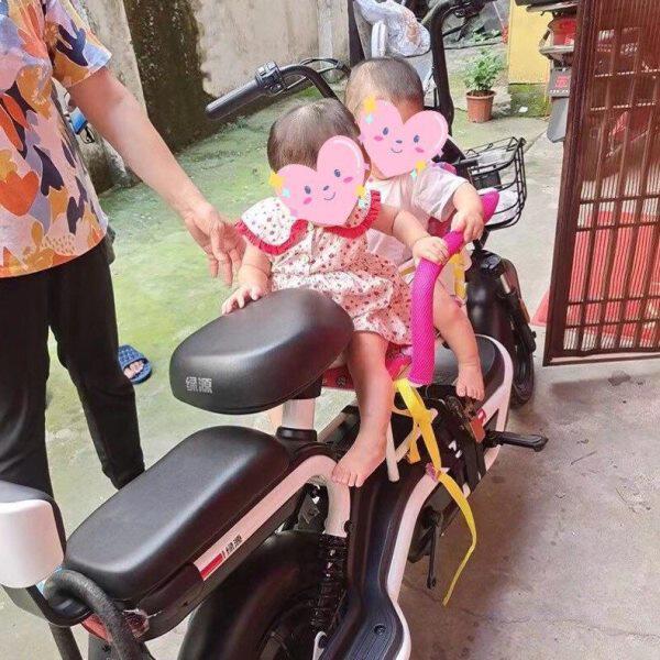 婴幼儿电动车前置坐椅双人踏板车儿童椅子双胞胎宝宝加长前置座椅