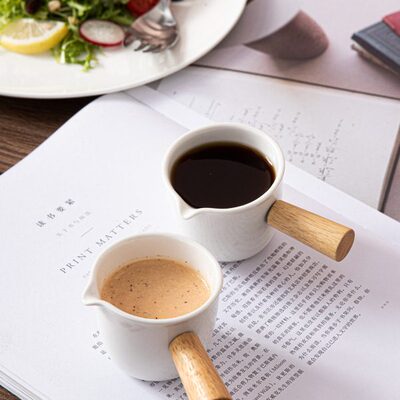 日式陶瓷小奶壶木柄小清新奶盅咖啡萃取杯牛奶杯奶罐蘸料杯带手柄