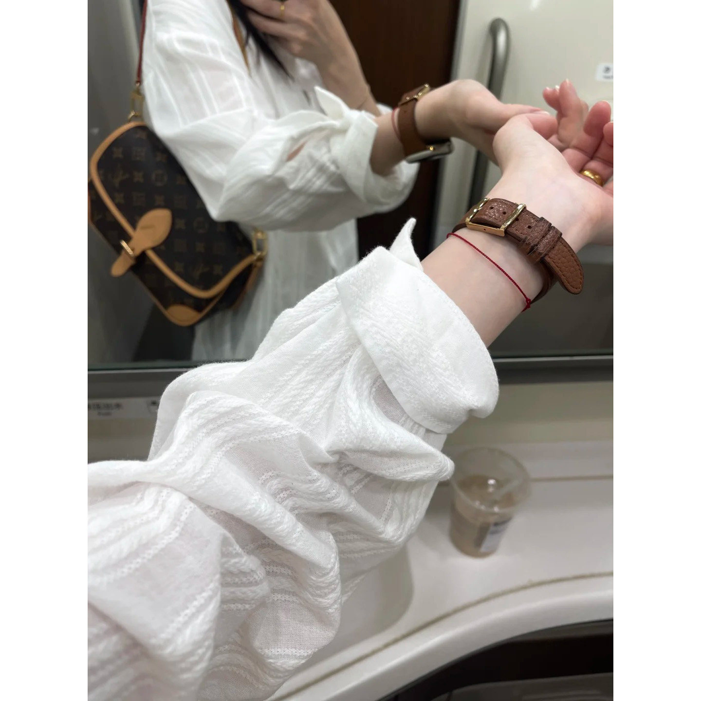 白色竖条纹提花微透防晒衬衫女夏图片
