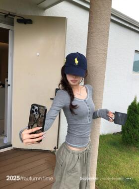 SUNONEONE 亨利扣修身显瘦长袖打底T恤女2026新款圆领薄款上衣