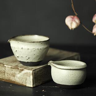 景德镇粉引均杯公道杯手捏片口日式陶艺可养开片分茶陶器茶海
