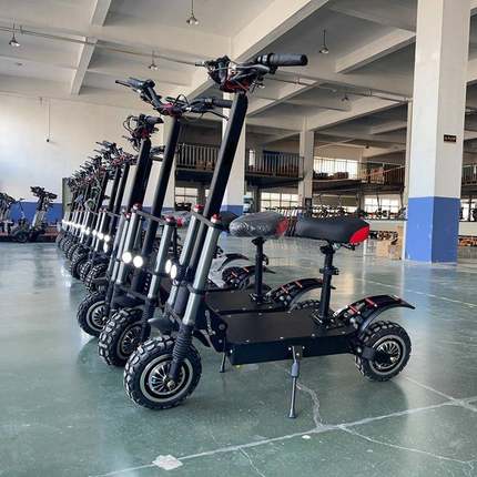 11寸电动滑板车双驱动滑板车2400W高速电机电动滑板车双驱越野胎