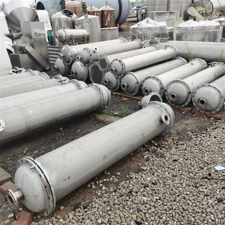厂家直供304不锈钢换热降温设备 冷凝器列管式喷淋壳管换热器