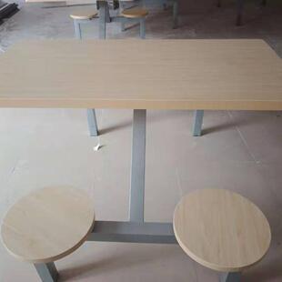 供应四人位圆凳防火板餐桌员工食堂小吃店餐桌椅工厂